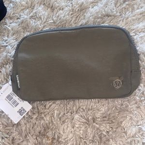 Lululemon everywhere belt bag